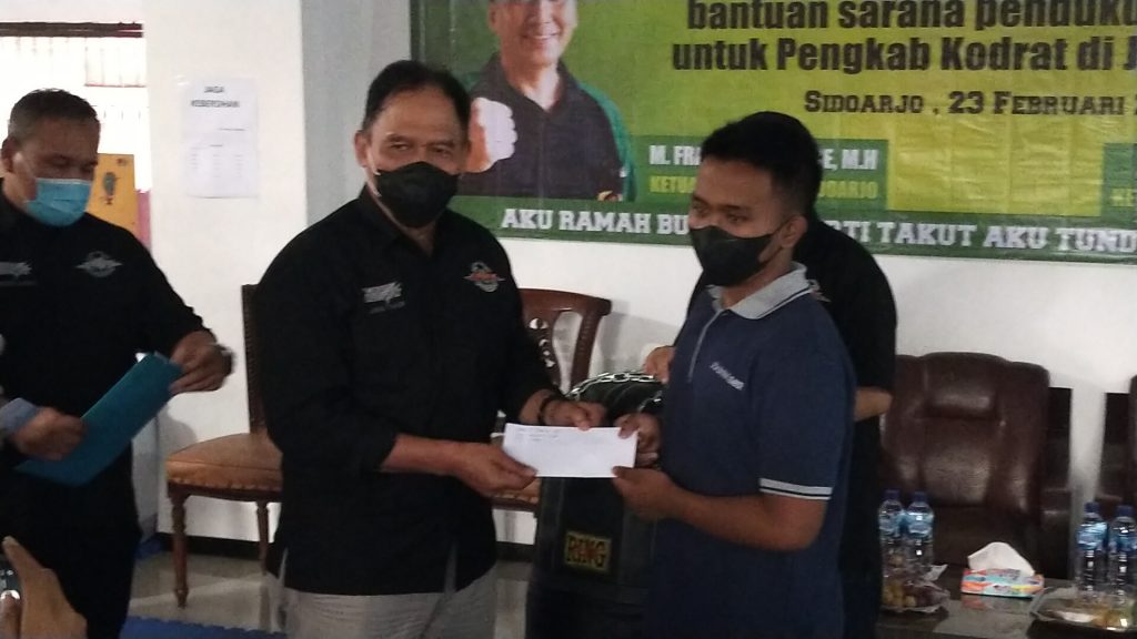 BHS memberikan apresiasi kepada atlet Kodrat berprestasi