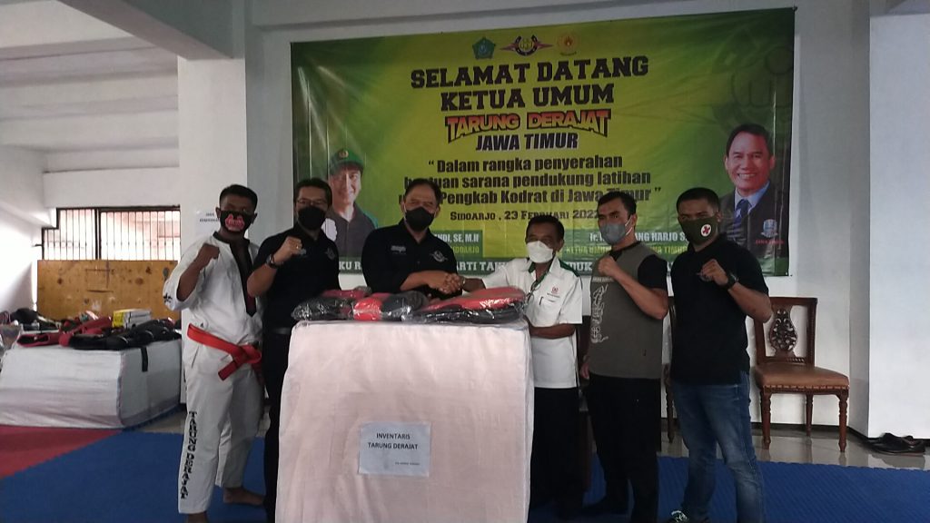 BHS menyumbangkan peralatan untuk pengcab Kodrat