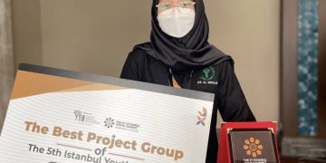 Sherly Siswi SMA Al Muslim Raih The Best Project Group di Istambul Youth Summit