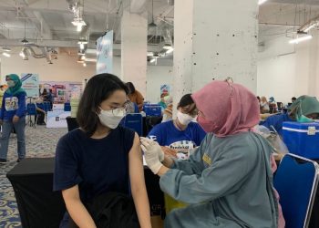Dinkes Surabaya Buka Sentra Vaksin Massal, Vaksinasi Booster Digas