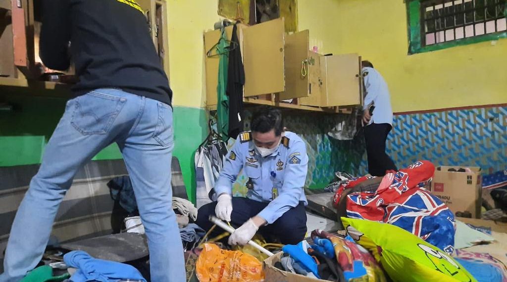 Blok Hunian Lapas Sidoarjo Digeledah