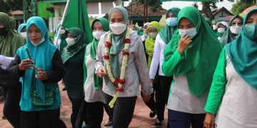 Ning Sasha Jalan Bareng PAC Fatayat NU Prambon dan Wonoayu Dalam Peringatan Hari Jadi Sidoarjo ke 163