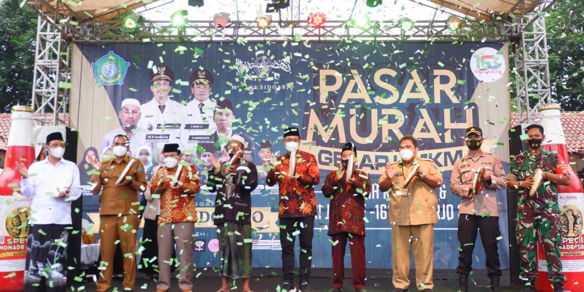 SMK Plus NU Fasilitasi Tes Kesehatan Gratis Dalam Gelar Pasar Murah Produk UMKM MWC NU Sidoarjo