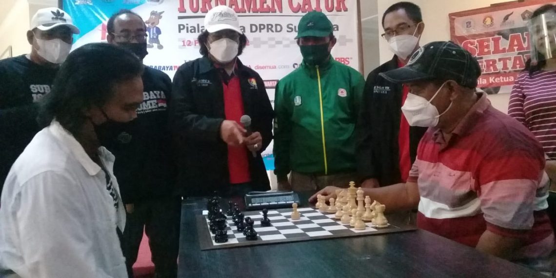 Ramaikan Hari Pers Nasional, Wartawan Tantang Anggota Dewan Main Catur