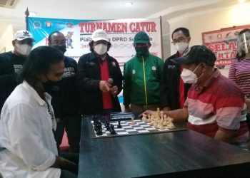 Ramaikan Hari Pers Nasional, Wartawan Tantang Anggota Dewan Main Catur