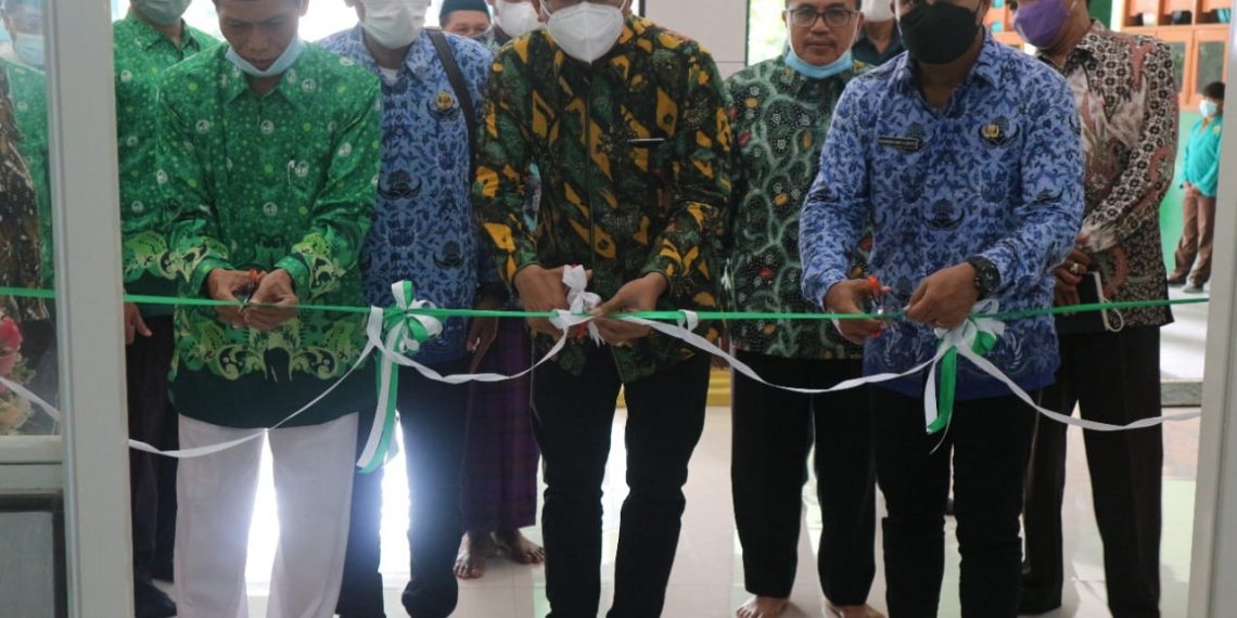 Bupati Sidoarjo Resmikan Masjid dan Perpustakaan MA Darul Ulum Waru