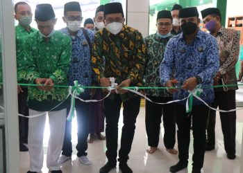 Bupati Sidoarjo Resmikan Masjid dan Perpustakaan MA Darul Ulum Waru
