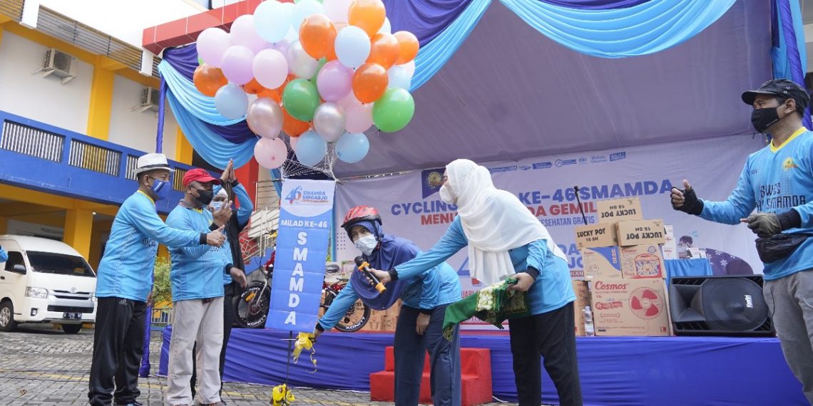 SMA Muhammadiyah 2 Sidoarjo Fasilitasi Warga Cek Kesehatan Secara Gratis