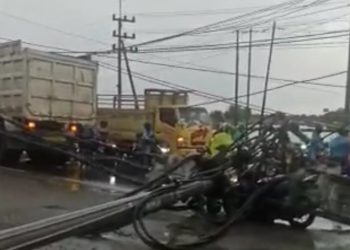 Puting Beliung dan Hujan Es  Terjang Surabaya Raya