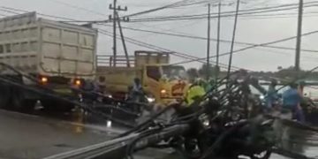 Puting Beliung dan Hujan Es  Terjang Surabaya Raya