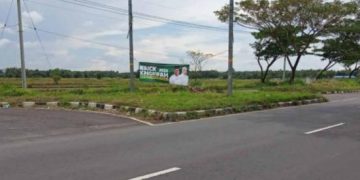 Spanduk Erick Thohir – Khofifah untuk 2024 Ramaikan Madura