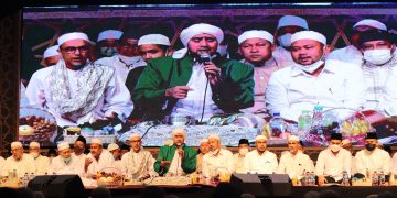 Ikhtiar Batin Akhiri Pandemi Covid-19, Pemkab Gelar Gresik Bersholawat Bersama Habib Syech