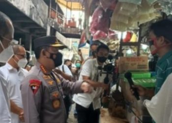 Kapolri Sidak ke Pasar Minggu, Cek Ketersediaan Migor