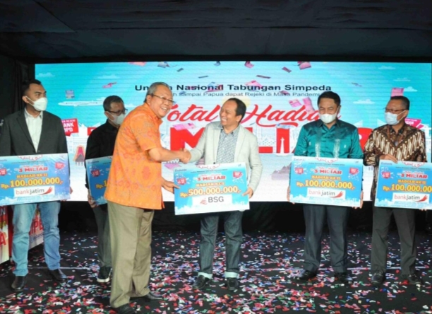 Nasabah Bank Jatim Borong Hadiah Ke-2, Undian Nasional Tabungan Simpeda