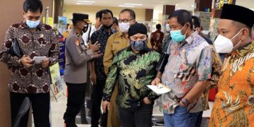 Kinerja DPM PTSP Gresik Moncer, Ditarget Rp 2 M, Realisasikan Pendapatan Rp 5 M