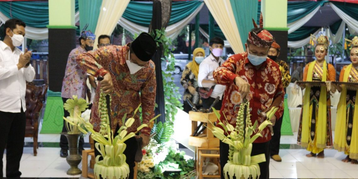 Bupati Sidoarjo Buka Pameran Ribuan Keris Dari 30 Kolektor
