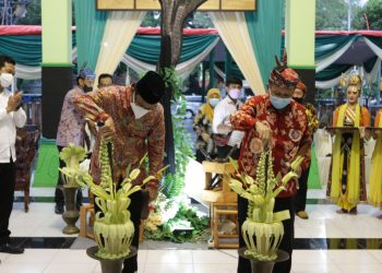 Bupati Sidoarjo Buka Pameran Ribuan Keris Dari 30 Kolektor