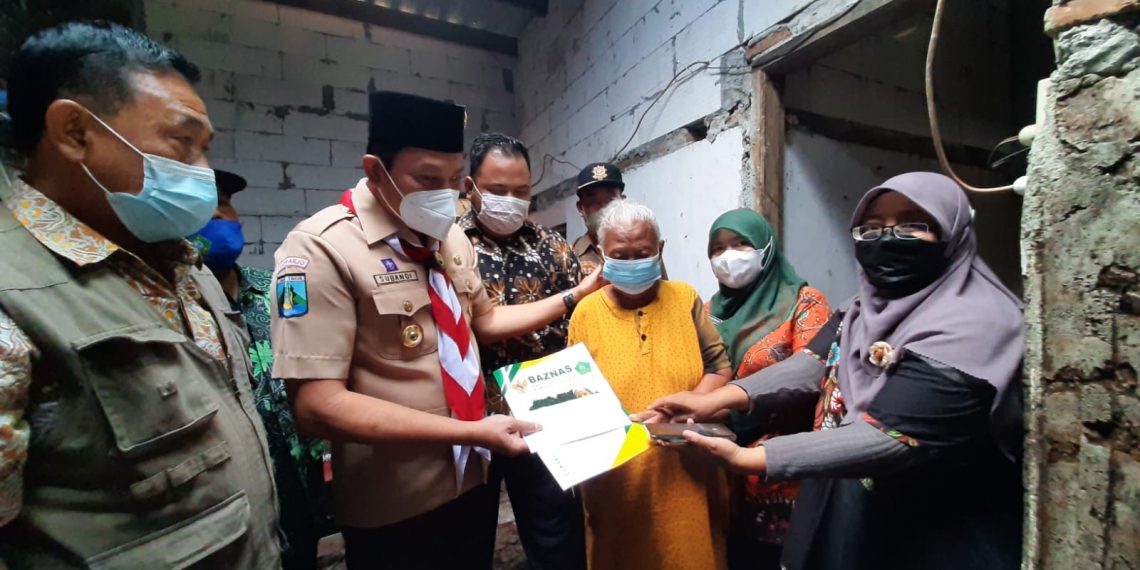Wakil Bupati Sidoarjo Kawal  Bantuan Rehap Rumah Dari Baznas Sidoarjo