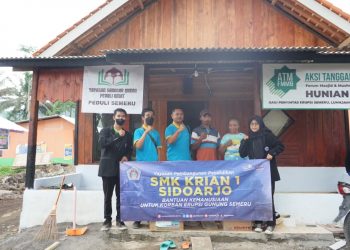 SMK Krian 1 – SMK Krian 2  Sidoarjo Salurkan Bantuan Kemanusiaan ke Warga Korban Erupsi Semeru