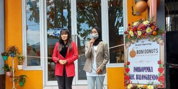 Ingin Jadi Pengusaha Muda, Siswi SMA Negeri 3 Sidoarjo Buka Usaha ‘Bom Donuts’