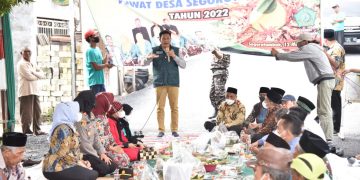 Warga Segoro Tambak Menggelar Festival Tumpeng