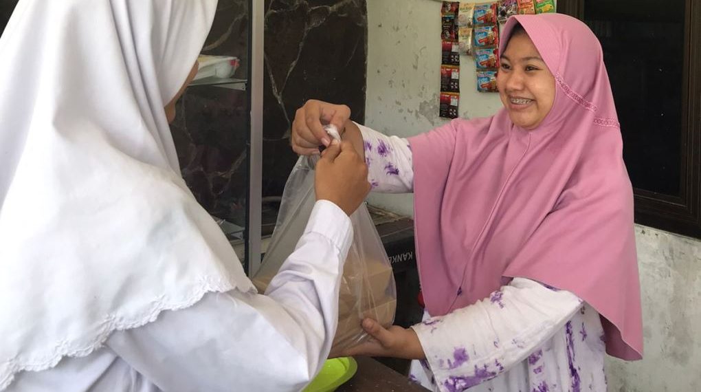 Griselda Putri Siswi SMAN 4 Kembangkan Usaha Seblak, Pisang Nuget, Samosa Secara Teknologi