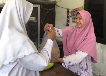 Griselda Putri Siswi SMAN 4 Kembangkan Usaha Seblak, Pisang Nuget, Samosa Secara Teknologi