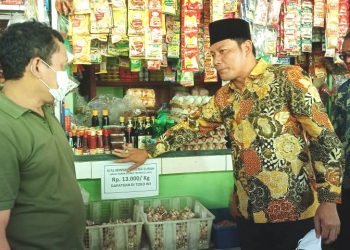 Pemkab Sidoarjo Terus Awasi HET Penjualan Minyak Goreng Pedagang Pasar