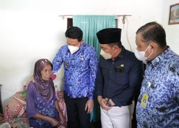 Wakil Bupati Sidoarjo Salurkan Bantuan Warga Kurang Mampu dan ODGJ