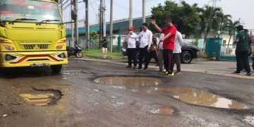 Wakil Bupati Sidoarjo Berharap Peran Serta Perusahaan Peduli Perbaikan Jalan Rusak