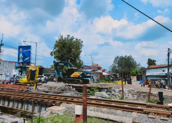 Proyek Flyover JPL-64 Krian Sidoarjo Sudah Mulai Bongkar Bangunan