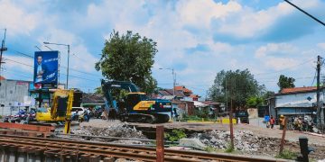 Proyek Flyover JPL-64 Krian Sidoarjo Sudah Mulai Bongkar Bangunan