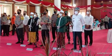 Kabareskrim Tinjau Vaksinasi Serentak di Pamekasan