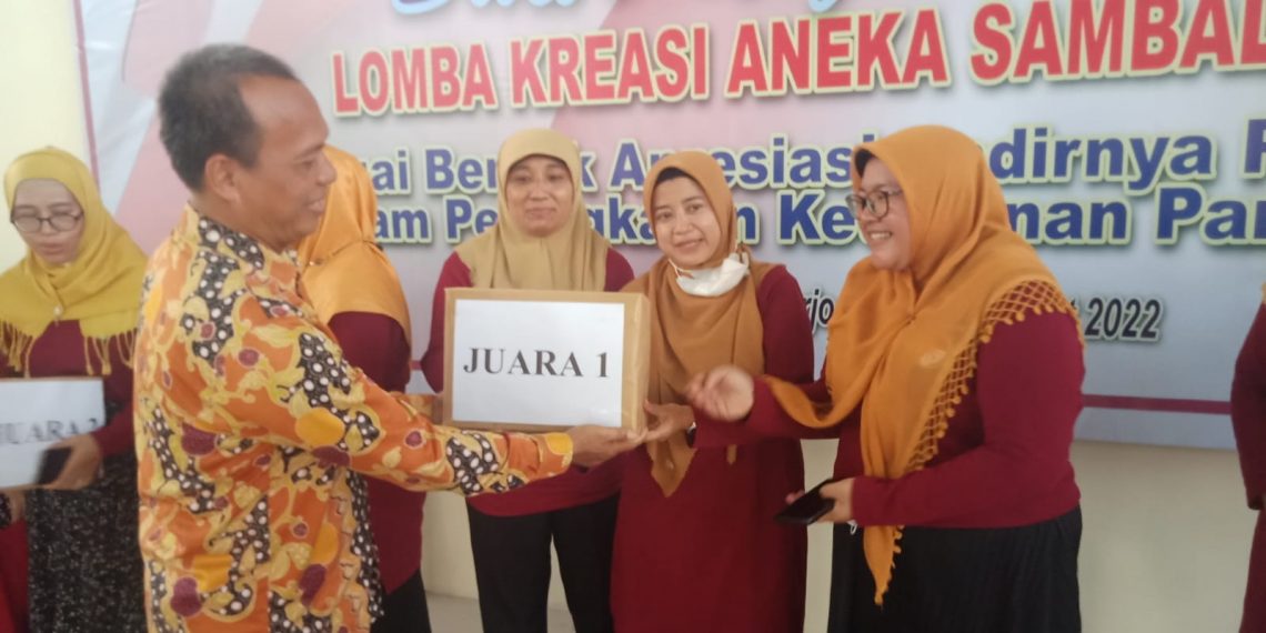 DWP SMA Negeri 4 Sidoarjo Gelar Lomba Kreasi Aneka Sambal Nusantara