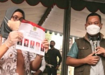 Bupati Gresik Pantau Langsung Pilkades Serentak, Situasi Kondusif