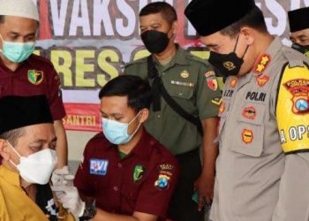 Di Gresik, Serbuan Vaksin Booster Masuk Ponpes