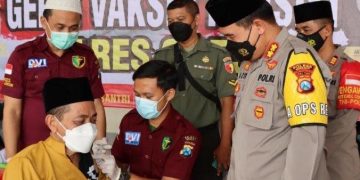 Di Gresik, Serbuan Vaksin Booster Masuk Ponpes