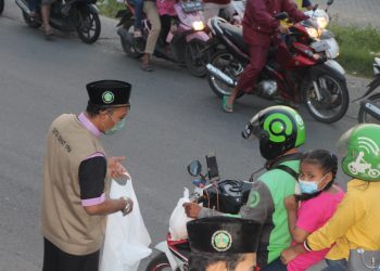 SMK YPM 1 Taman Sidoarjo Peduli Berbagi Sesama 1000 Paket Takjil