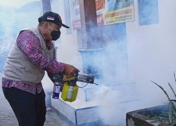 11 Anak Terserang DB, BHS Peduli Gelar Fogging di Jagalan, Krian