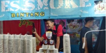 Berburu Jajanan Ice Cream Smoke, Jajanan Hits di Surabaya