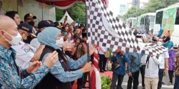 Mudik Bareng Gratis Pemprov Jatim, Khofifah : Selamat Idul Fitri 1443H, Selamat Kembali Semoga Sehat dan Banyak Rejeki