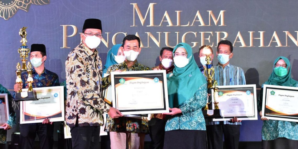 Desa Kedensari Tanggulangin Sabet Juara 1 Lomba Desa dan 10 Program PKK