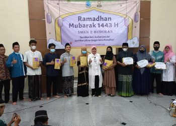 SMK Negeri 2 Buduran Beri Penghargaan Bagi Siswa Yang Melaksanakan Pondok Ramadhan Terbaik