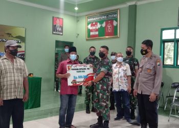 Perkuat Modal Usaha, Kodim 0826 Pamekasan Salurkan Bantuan untuk PKL dan Nelayan