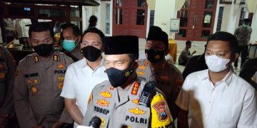 Aksi Demo Mahasiswa, Surabaya Aman-Kondusif, Kapolrestabes Surabaya Sujud Syukur