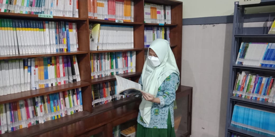 Siswi SMAMDA Mazaya Candra Bingung Diterima dua Perguruan Tinggi Negeri UI dan Unpad