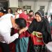 Wali Kota Eri Cahyadi Saksikan Langsung Penyaluran BLT di Kecamatan Rungkut