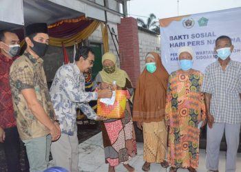 Peringati HPN 2022, PWI Sidoarjo Gelar Baksos Berbagi Sembako