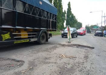 Berkali-kali Timbulkan Kecelakaan, Jalan Raya Kepadangan Belum Juga Diperbaiki