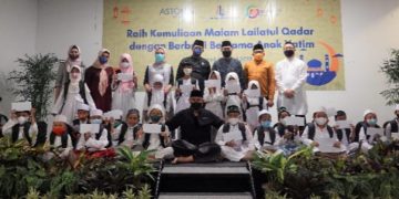 ASTON Inn Gresik-Gressmall Berbagi dengan Anak Yatim
